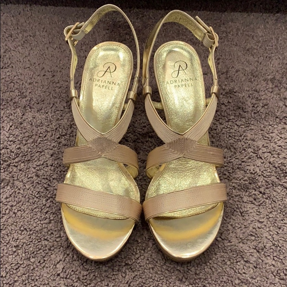 Adrianna papell never before worn comfy gold heels